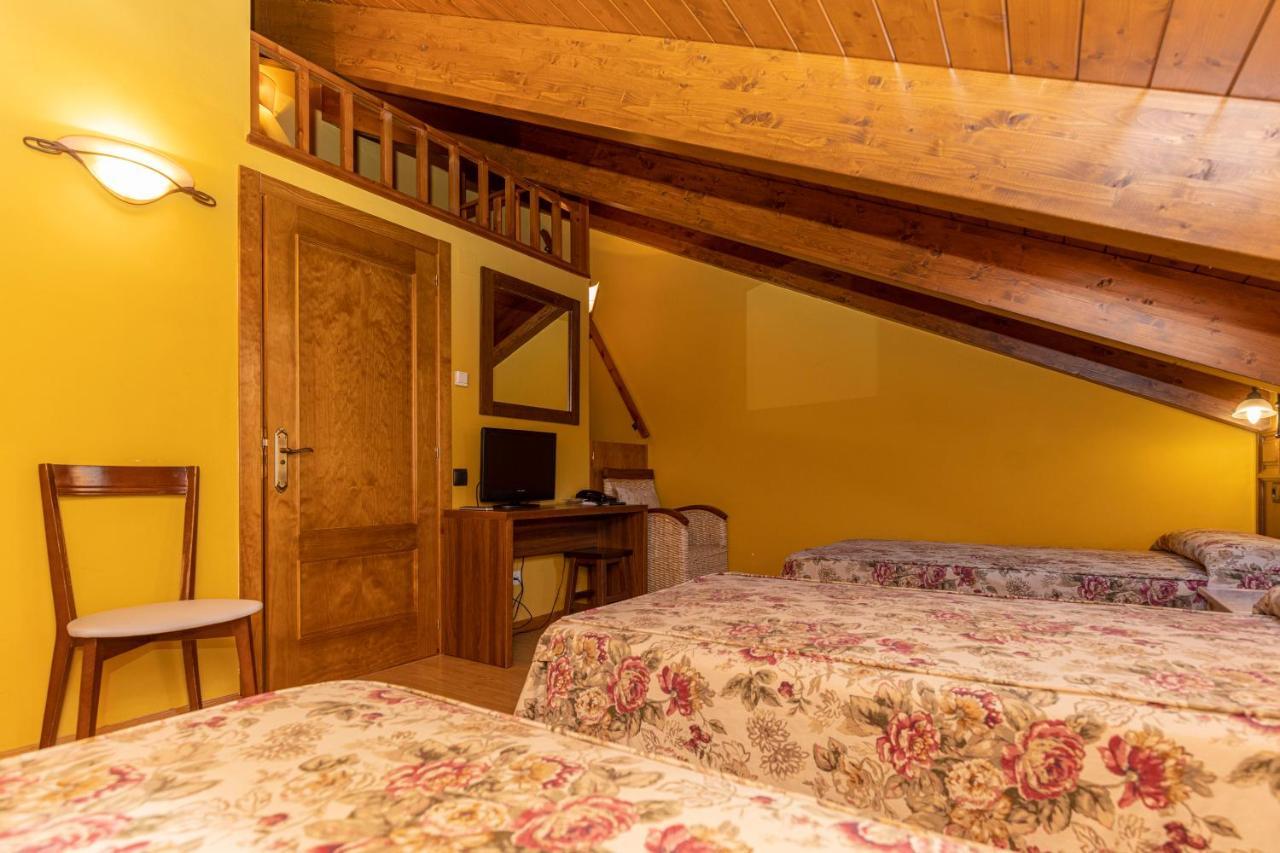 Hotel Solana Бенаск Екстериор снимка