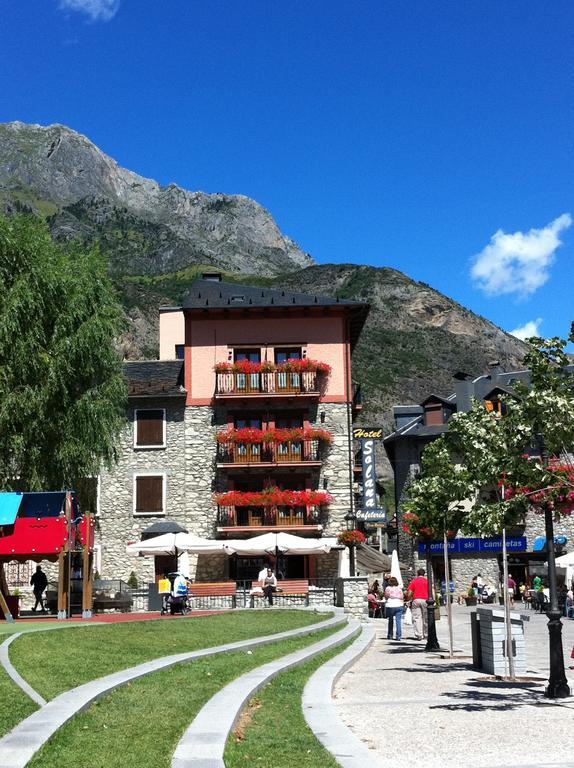 Hotel Solana Бенаск Екстериор снимка